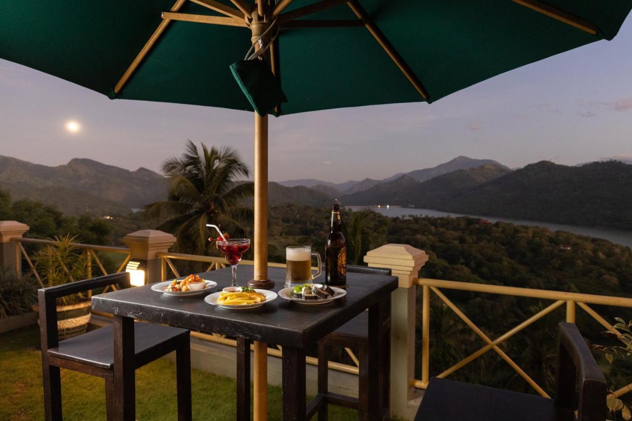 The Albatross, Kandy Digana Esterno foto